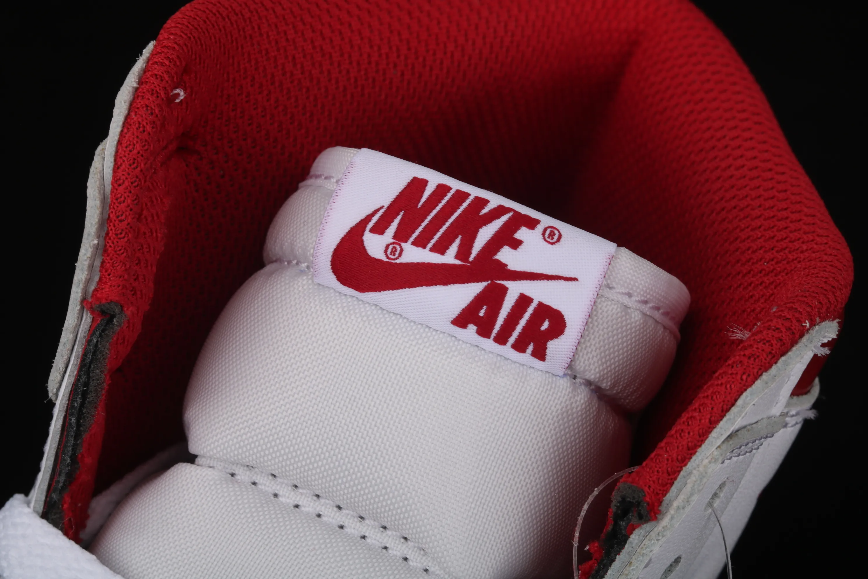 All categories Air Jordan Jordan series basketball shoes Air Jordan 1 High Air Jordan 1 Retro Metallic Red AJ1 Joe 1 white red 555088-103